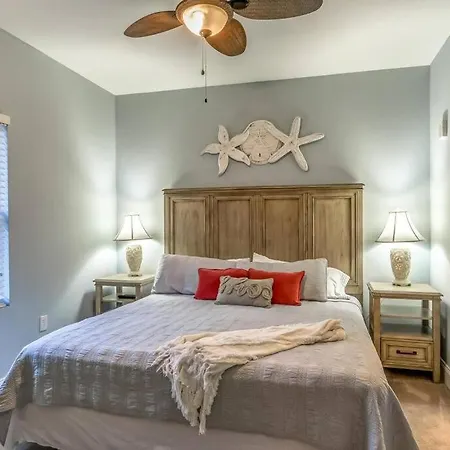 Cozy & Spacious Lake Town Condo Accommodates 6